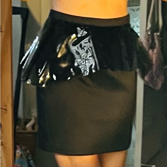 Nasty Gal Black Vinyl Pencil Skirt Size M only worn twice - Picture 3 of 5